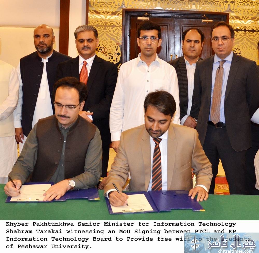 Khyber Pakhtunkhwa Senior Minister for Health Shahram Khan Tarakai signing MoU