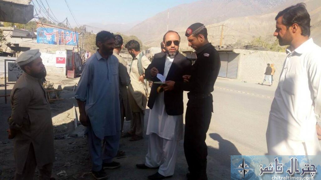 ضلعی انتظامیہ کی کاروائی ، ناقص صفائی کے پاداش میں ایک مارکیٹ سیل، 22دکانداروں کو موقع پر جرمانہ