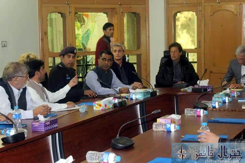 imran khan and cm briefed by DC Chitral2