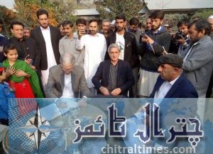 imran khan and pervez khatak chamber of commerce chitral visit1