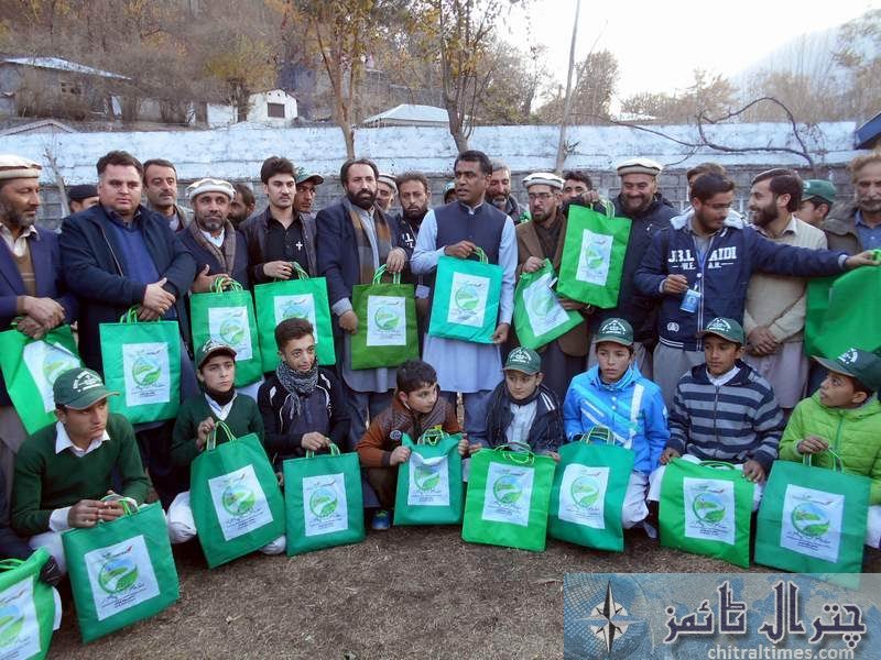 mahol dost bag in chitral distributed by dc chitral