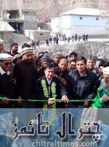 mpa mastuj chitral syed sardar hussain innuagurate saht road2455