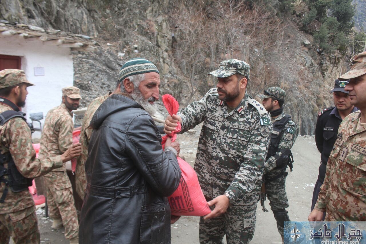 Comdt Chitral scouts visit Ursoon 1
