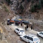 lowari tunnel traler stuck3