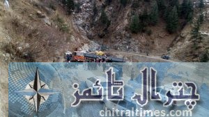 lowari tunnel traler stuck3