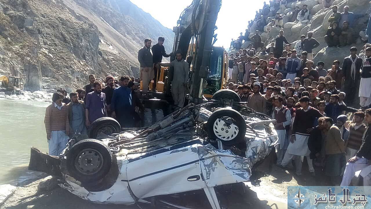 Chitral Car accident at Chitral Dir road near Ayun village resulting 6 person died and 4 injured pic by Saif ur Rehman Aziz2