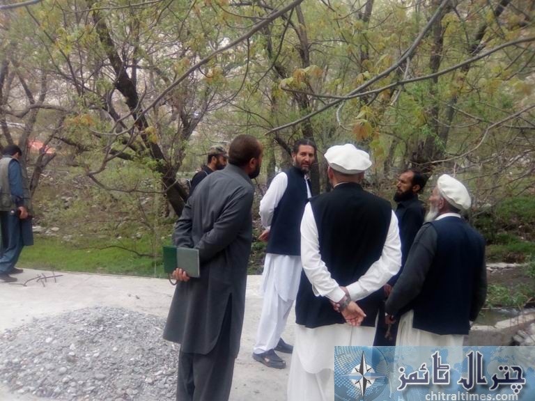 district nazim chitral visit golen water supply scheme 5