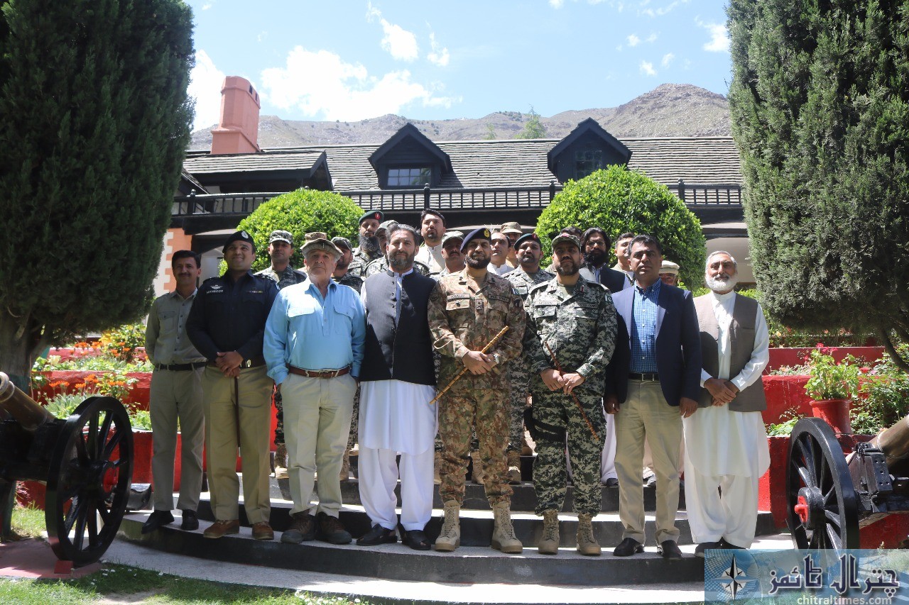 goc 21artilary maj gen khalid saeed visit chitral 29