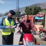chitral trafic police campaign against motorcylist