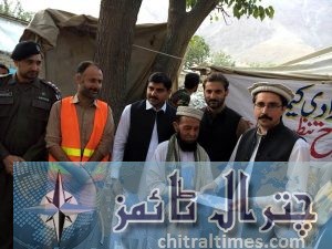 relief cheques distributed in Osiak drosh by DC Chitral 2