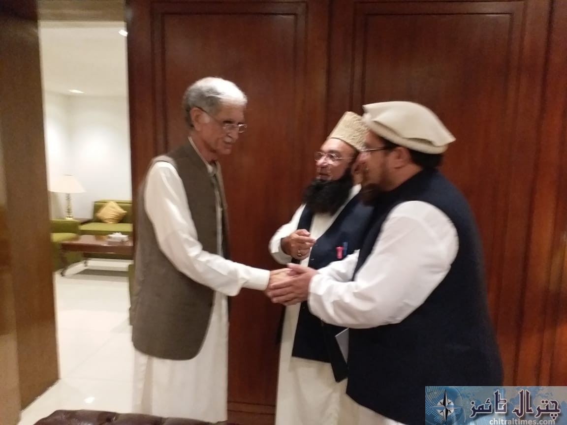 chitrali met president of Pakistan 2
