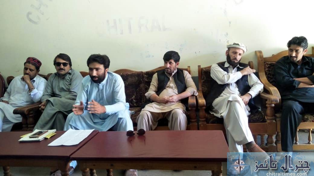 pti workers press confrence chitral