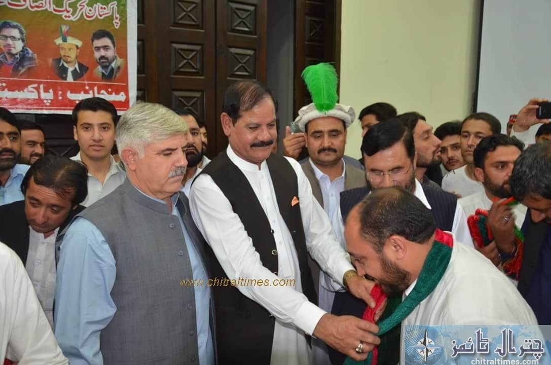 sartaj ahmad khan and other joined pti chitral 3 1