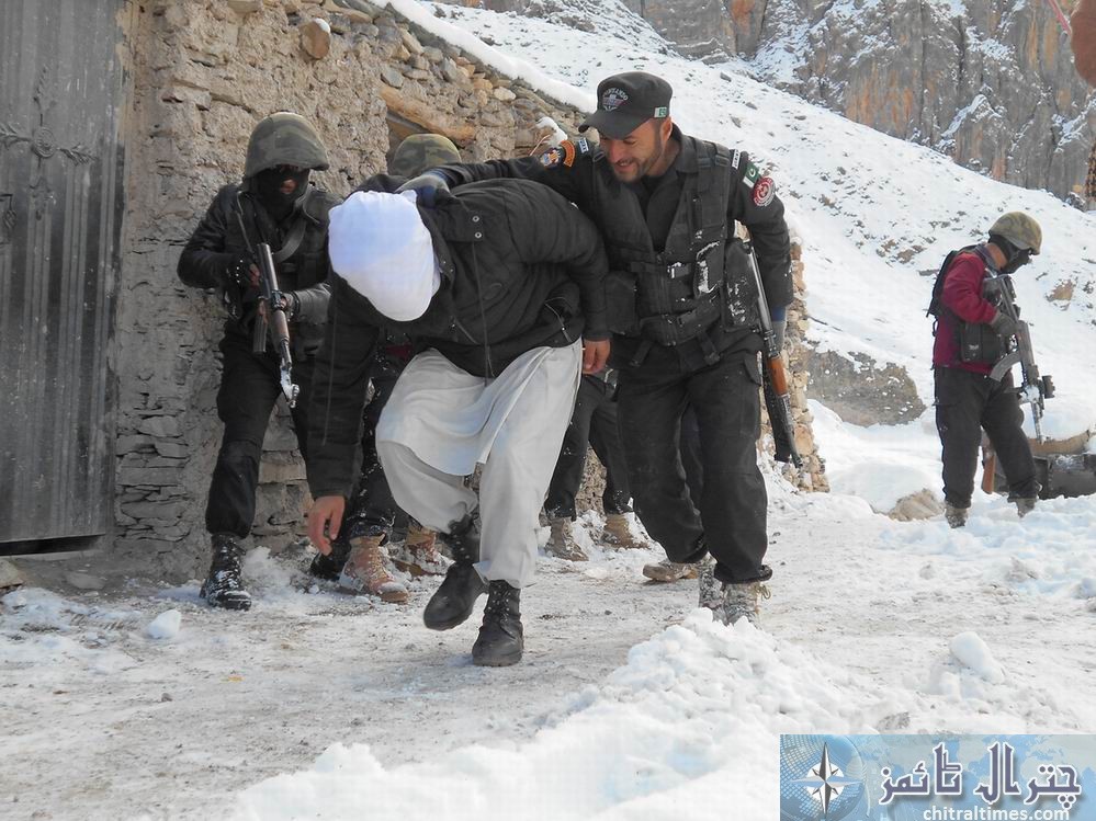 chitral a mock excersise is being carried out by Chitral Police at 9000 ft high mountain of Shoghore to secure foreigner security in batter manner pic by Saif ur Rehman Aziz3