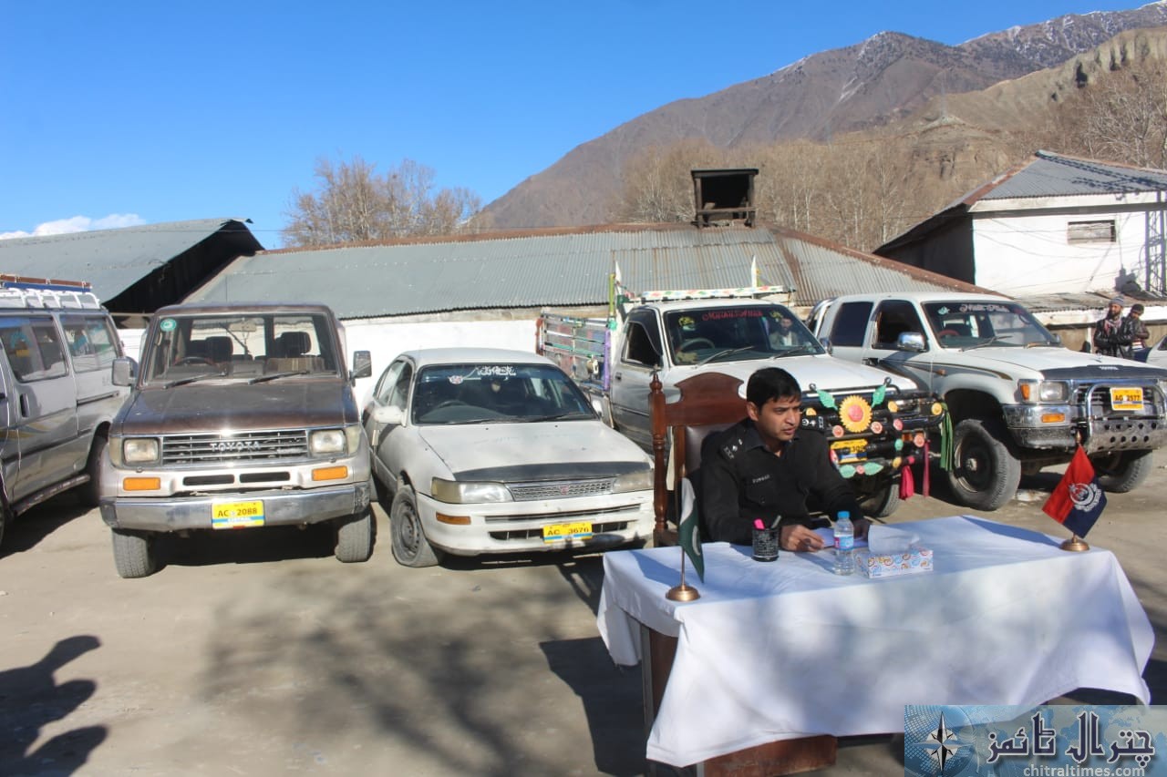 dpo chitral furqan breafing about stolen vehicles 3