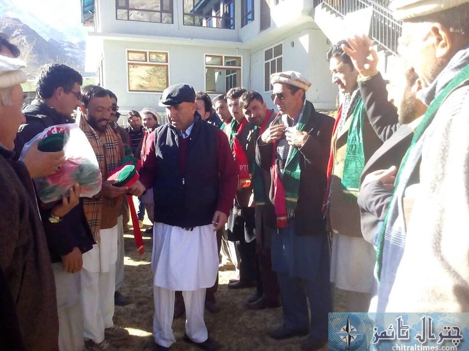 muhammad hussain joined pti chitral4