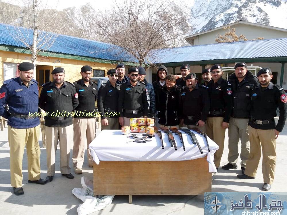 chitral police arrested thifs