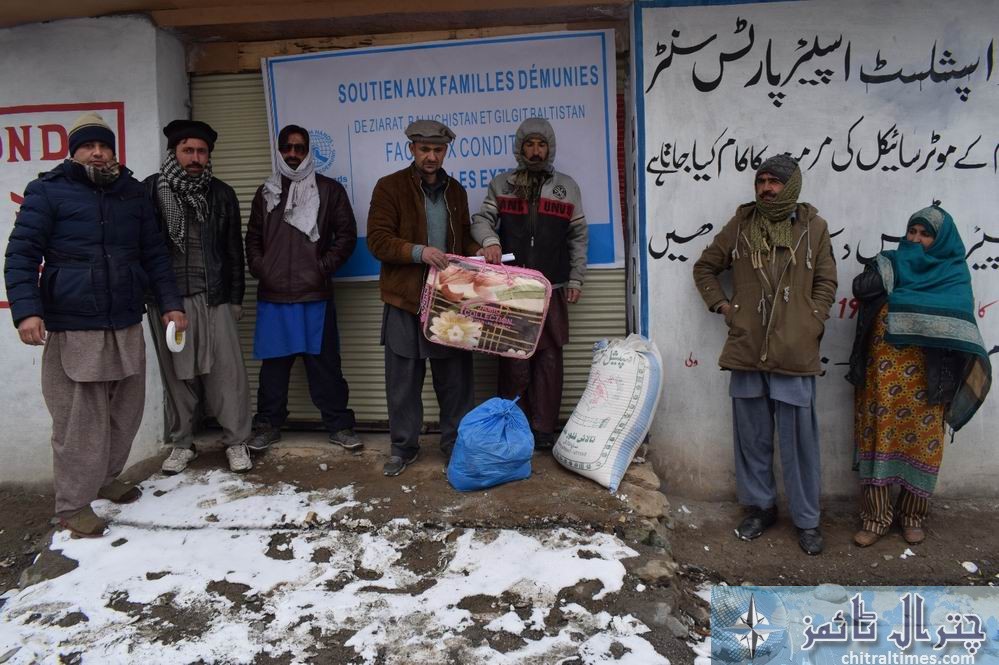 hashoo distributes relief items in brep chitral2