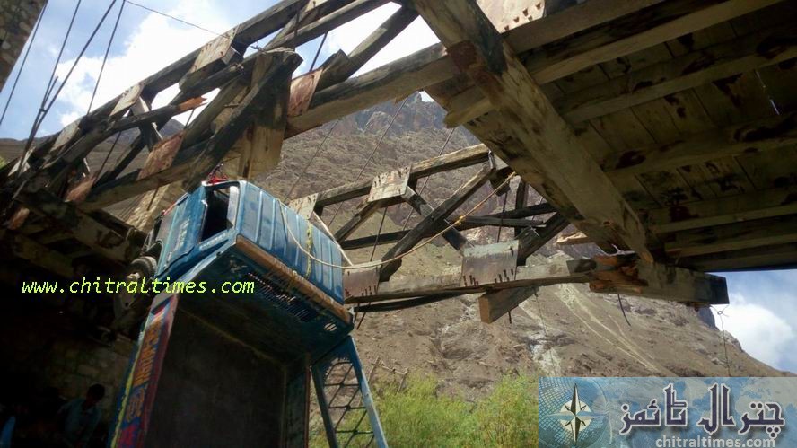 yukom bridge collapsed chitral 5