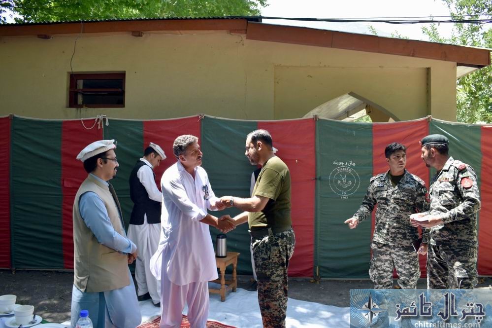 Chitral polo A team given prizes by Comdt CS 3