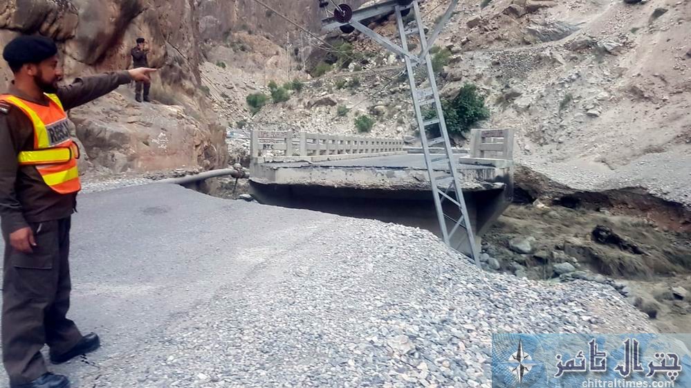 Golan flood distryoed bridges and road 3