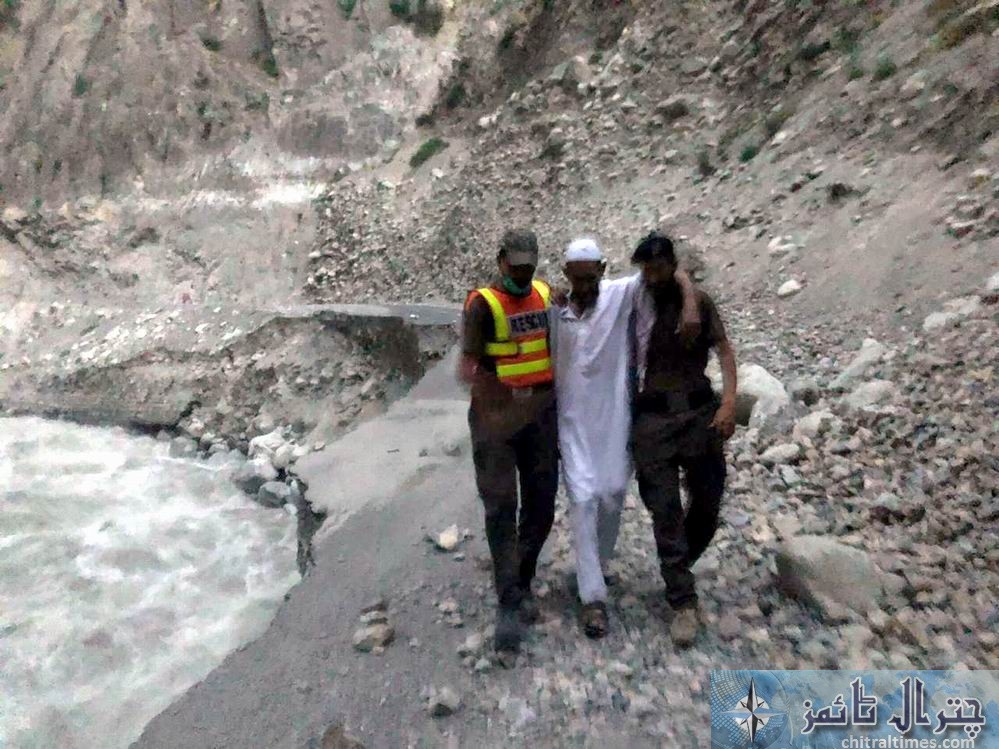 rescue 1122 rescue operation in golan chitral flood hit area 7