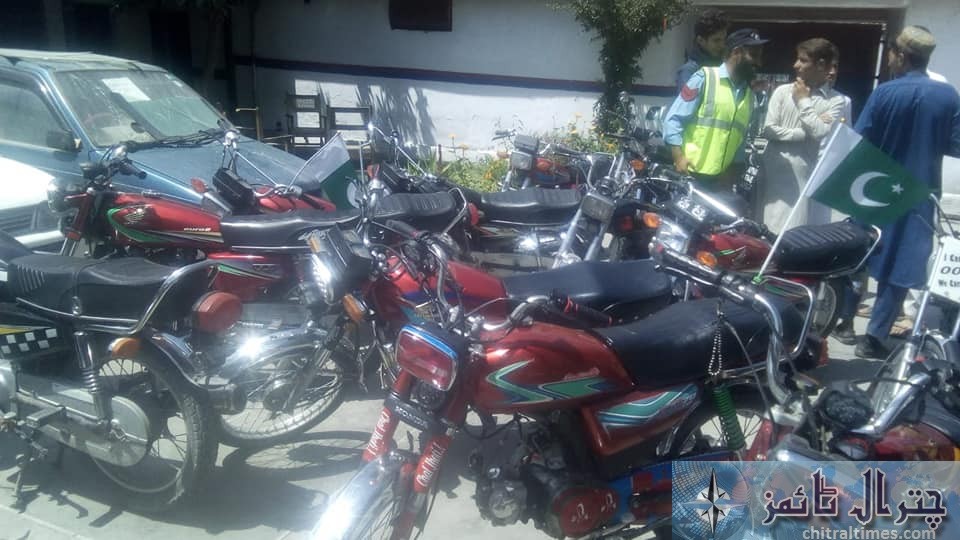 Chitral trafic police crack down during eid holidays9