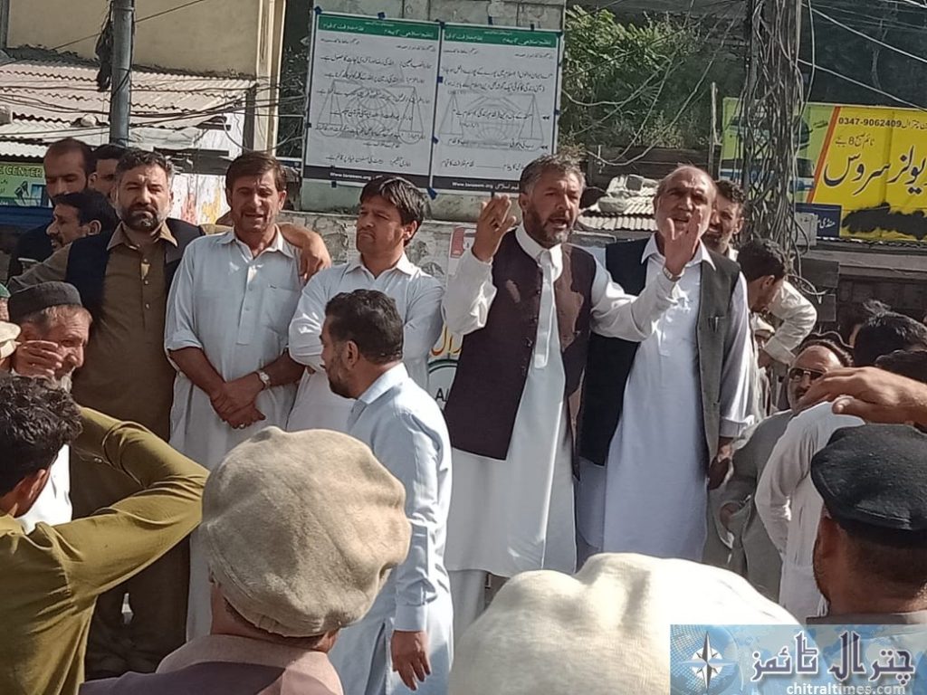 chitral protest for restoration of water supply scheme 4