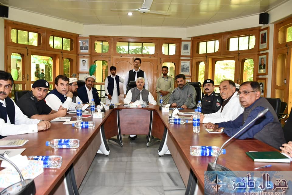 cm kp mehmood khan visit chitral briefing at dc office2
