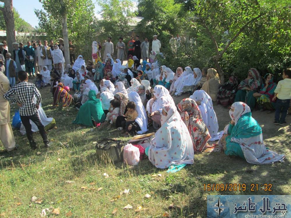 women protest against lake of facility at THQ Hospital booni chitral 1