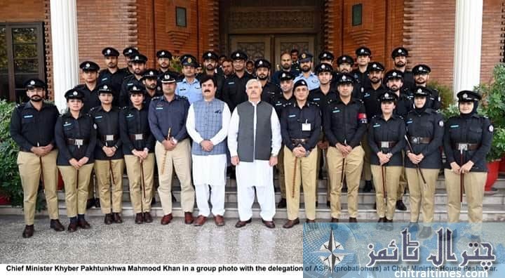 cm mehmood with police officials