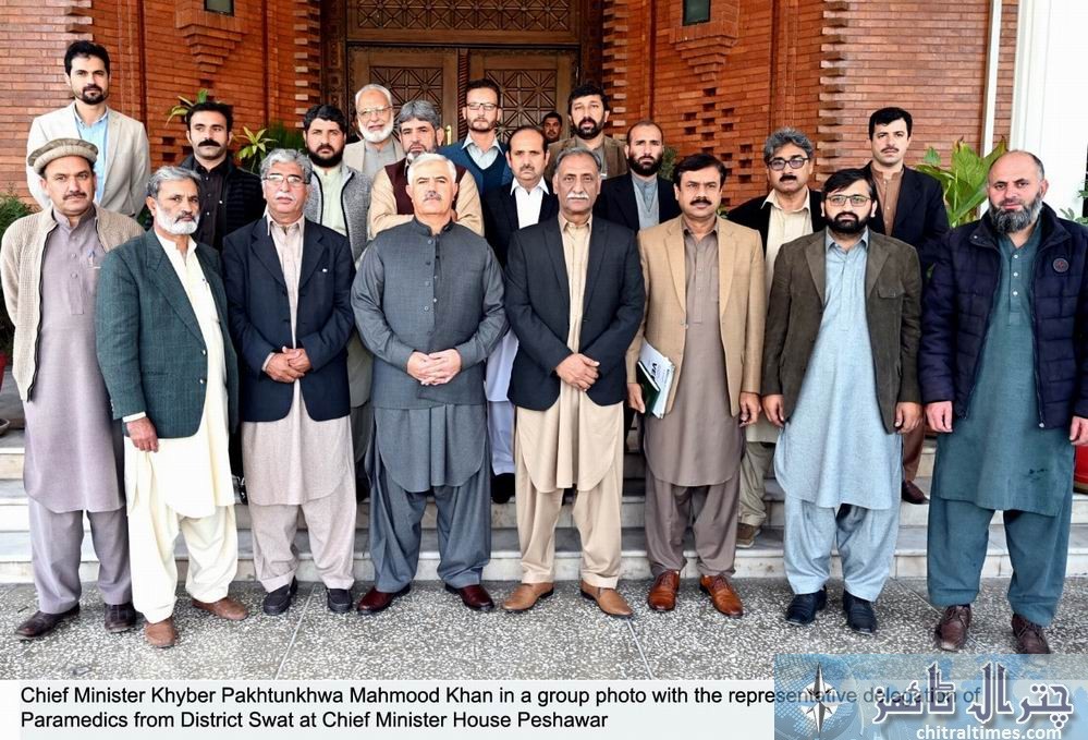 cm mehmood khan with paramidcs staff swat delegation