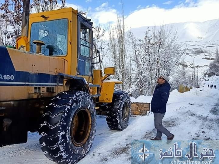 upper chitral snow fall and road clearence 5