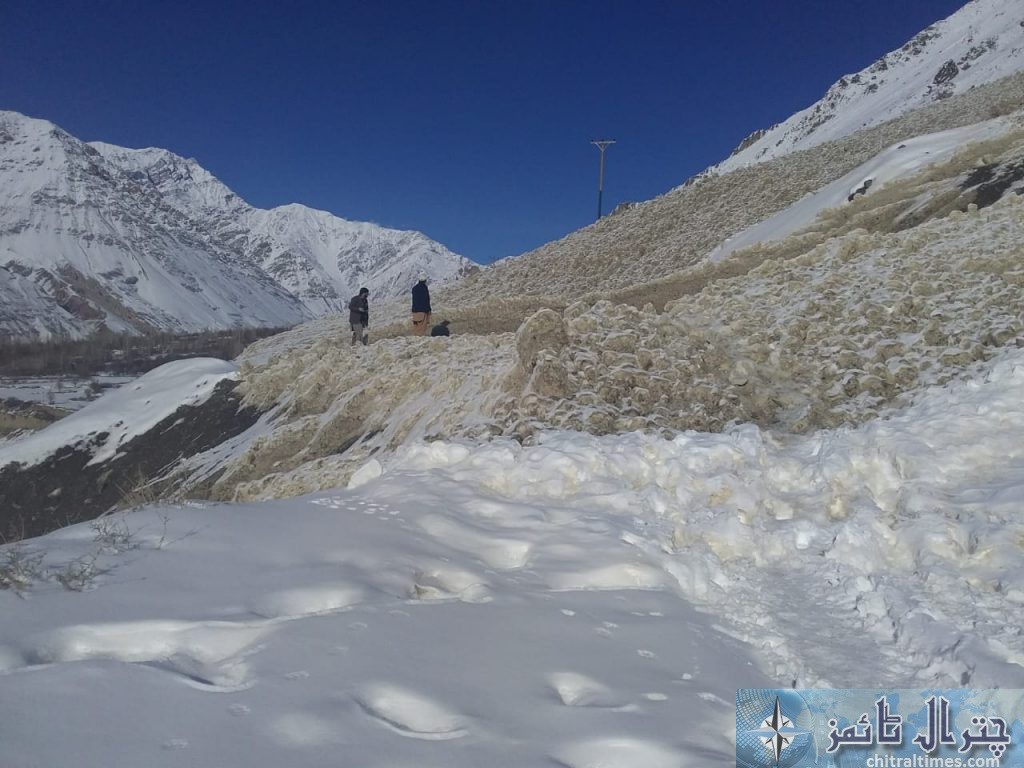 upper chitral snowfall and road clearence3 scaled