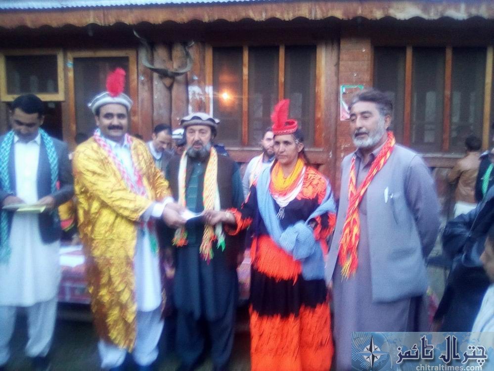kalash community received cheques form wazir zada chitral 4
