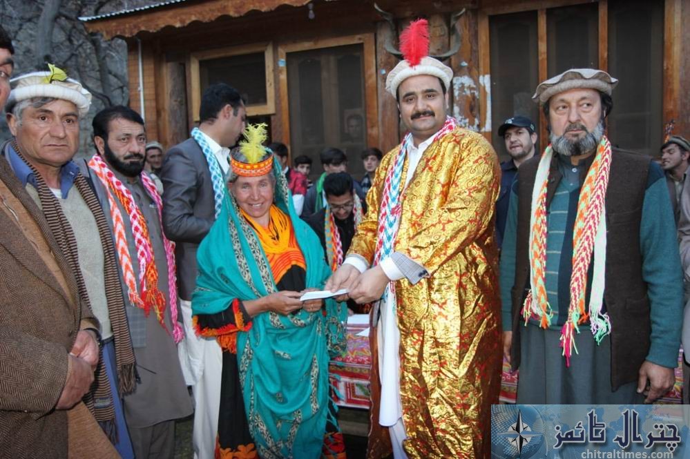 kalash community received cheques form wazir zada chitral 6
