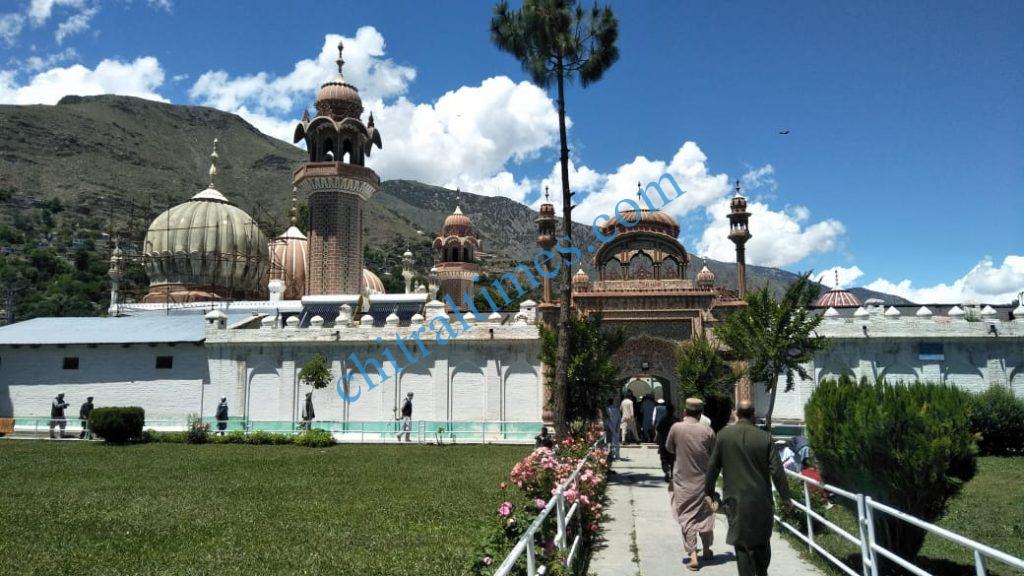 shahi masjid chitral eid pray