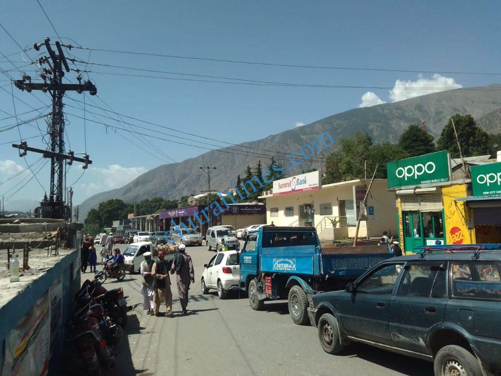 chitral bazar rush2 scaled