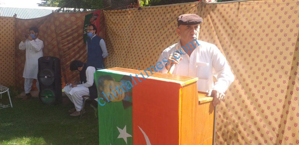 Chitral Times - The voice of Chitral | پی ٹی آئی ضلع چترال لوئیرکی حالیہ اعلان کردہ کابینہ مسترد،پارٹی کنونشن میں تحفظات مرکزی قیادت کو ارسال sartaj ahmad pti chitral worker convention 1