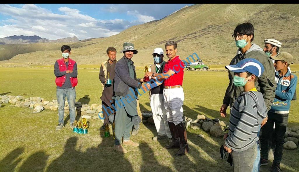 Chitral Times - The voice of Chitral | وادی لاسپور کے عوام کی روایتی رسم غاری نیسک اور شندور....تحریر:عابد تقی shandur polo ghari nisik2