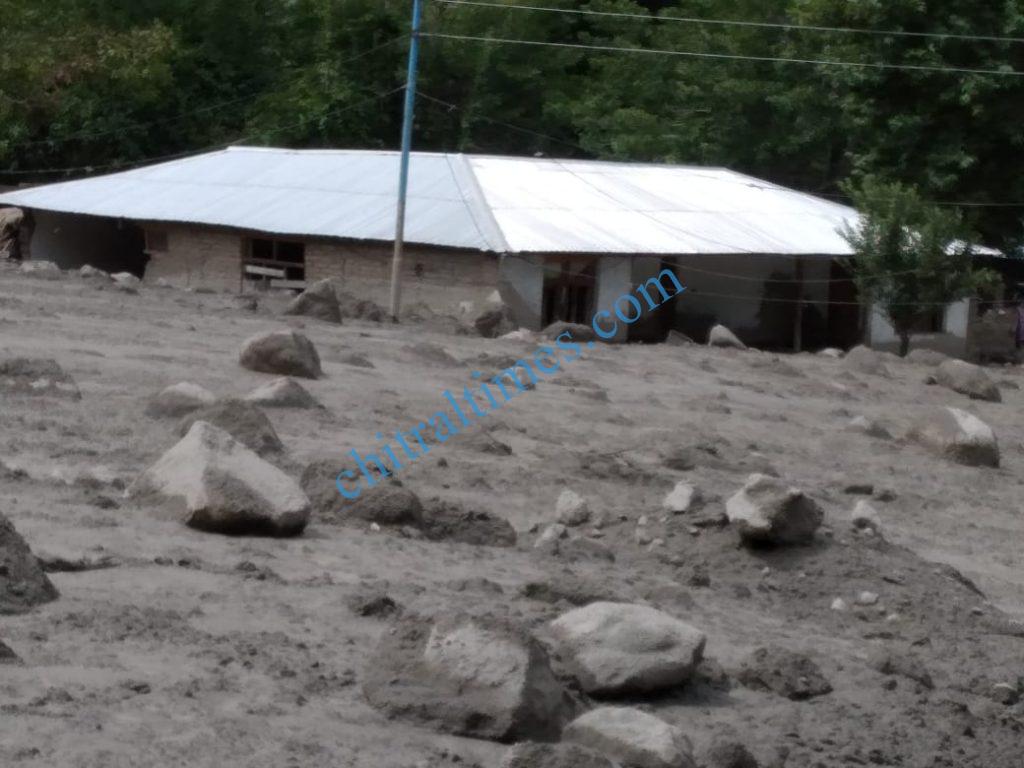 akah volunteers at reshun flood6