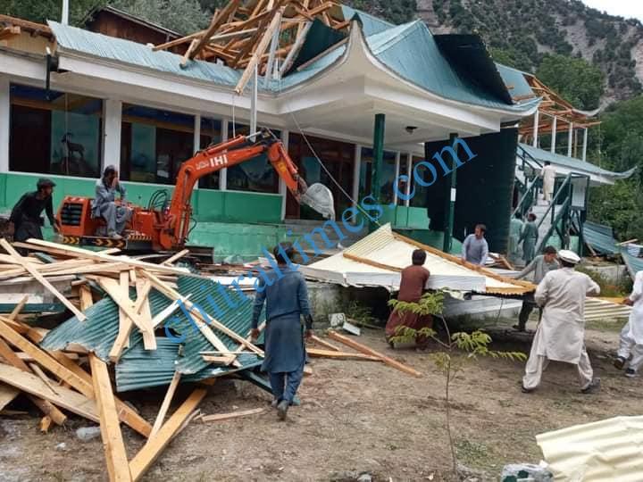 hotel demolished in kalash valley chitral2
