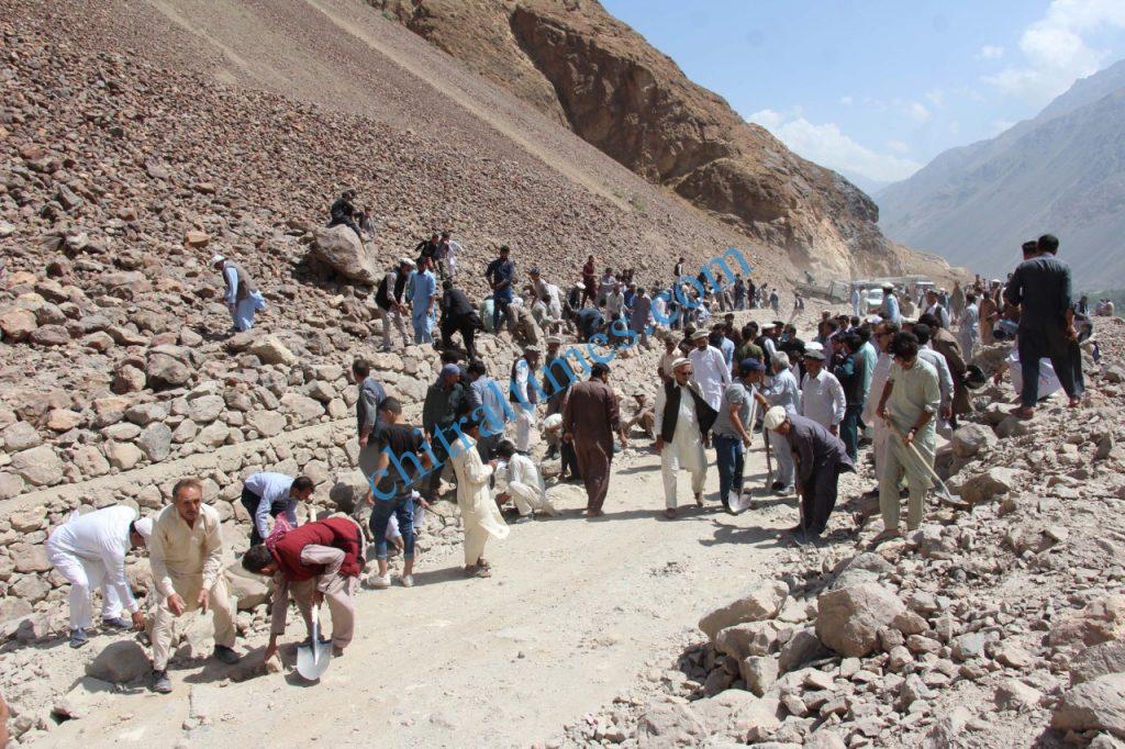 mastuj road construction with self help chitral one3