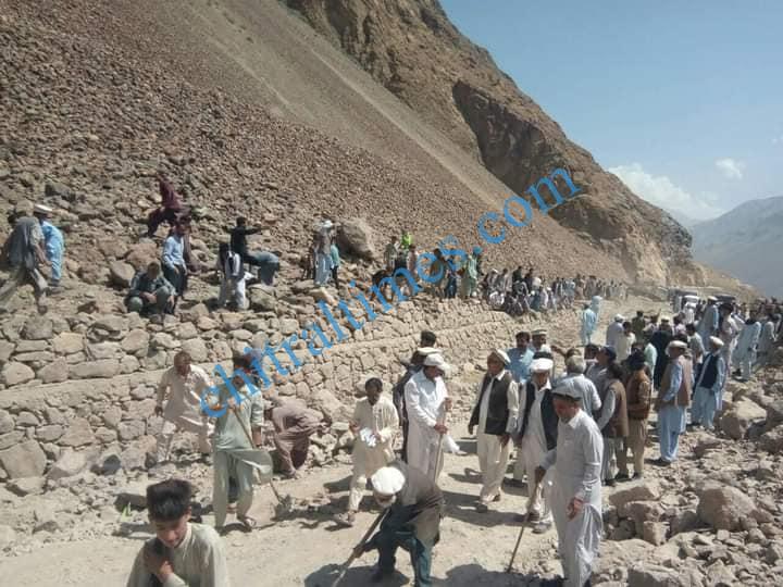 mastuj road construction with self help chitral6