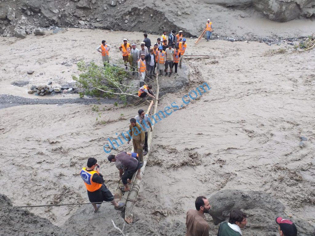 reshun flood and alkhidmat volunteers