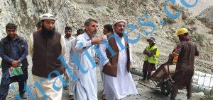MPA hidayat visit golain pipe line project chitral1