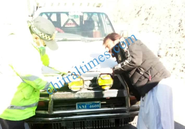 Chitral trafic police in action against lasor lights