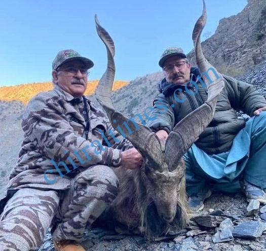 kashmir markhor trophy hunting chitral US hunter hunts a big one