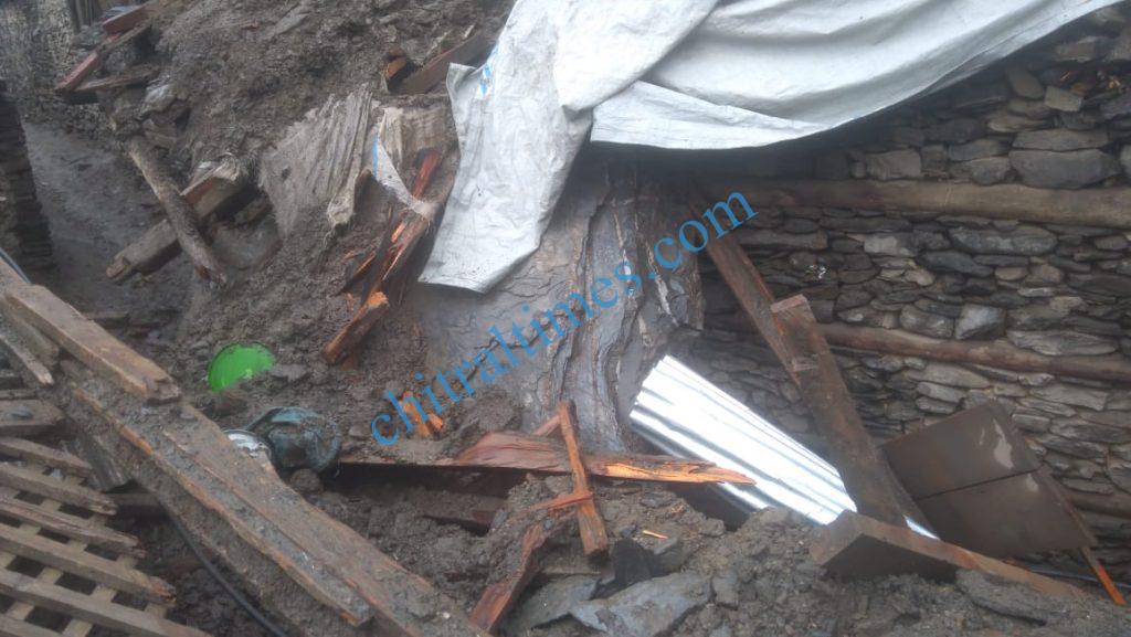 orghoch chitral house collapsed during rain2