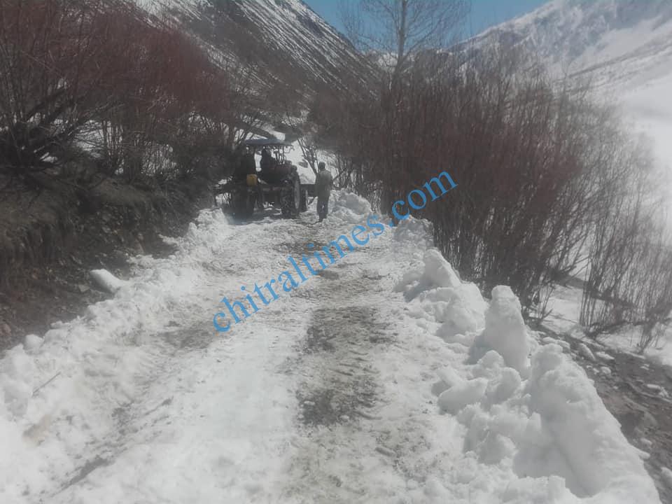 Broghil road snow clearence starts upper chitral